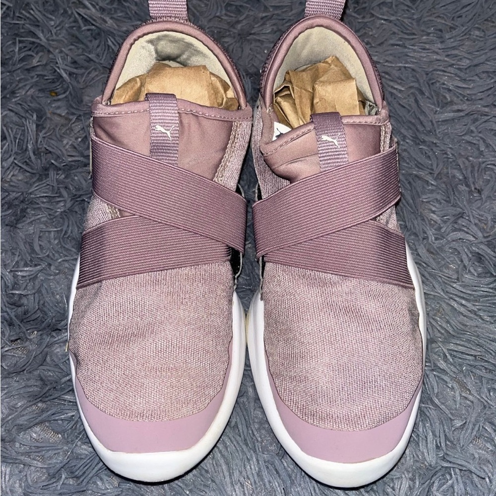 Puma Women's Pink Sneakers
7.5